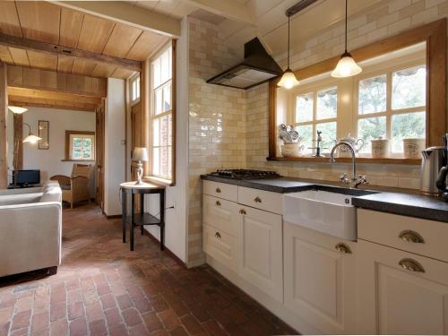 Konyha, Villa in Vilamoura with Pool near Beach in Buurtschap Twekkelo