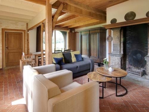 Villa in Vilamoura with Pool near Beach in Buurtschap Twekkelo