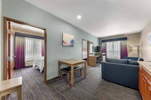 2 bedrooms, 3 beds