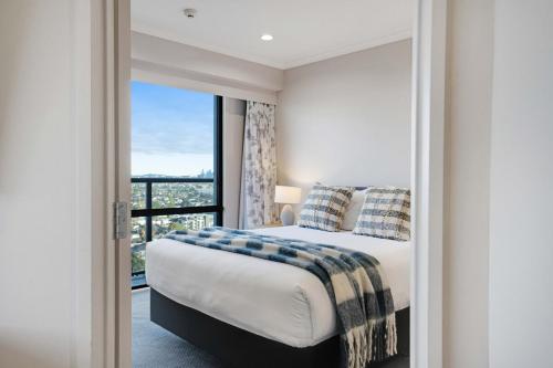 Amazing Ocean Views 1BR w Rooftop Hottub Gym Tennis, Auckland