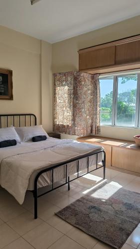 ANHAAZ Lakefront Retreat