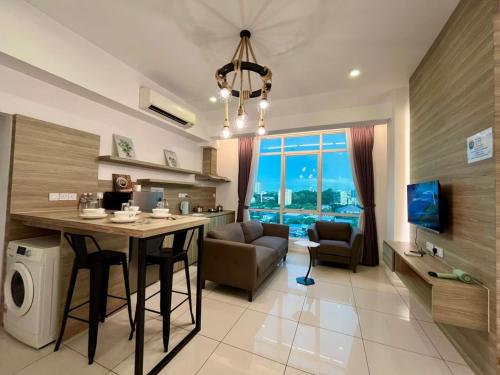SUTERA AVENUE 2BEDROOM B8 by GC near imago kk