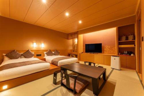 room detail thumbnail 1