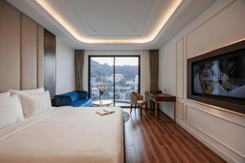 room detail thumbnail 1