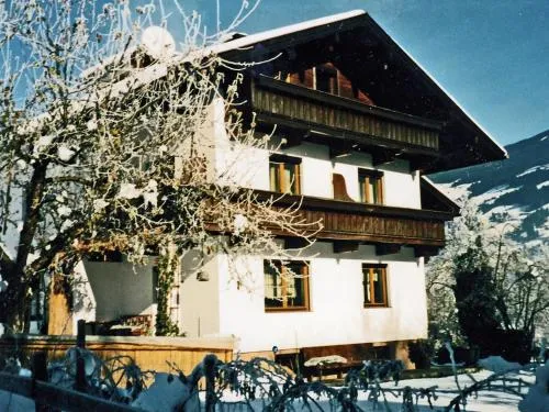 Chalet in Fügen near Ski Lift Spieljoch in Fügen, Österreich
