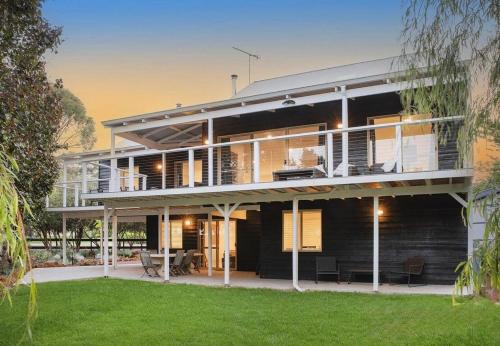 Eagle Bay Summerhaus