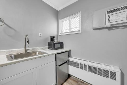 平面圖, Private Getaway for 2 • Near Dining Entertainment in 密歇根州紹斯蓋特 (MI)