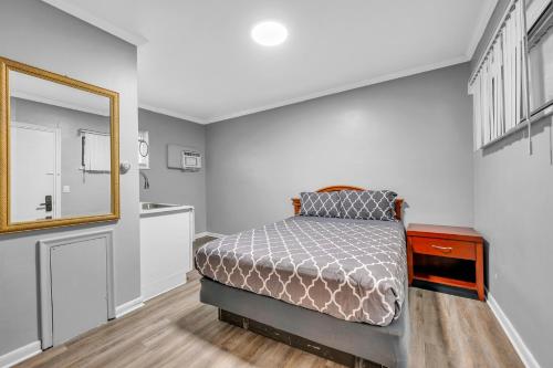 平面圖, Private Getaway for 2 • Near Dining Entertainment in 密歇根州紹斯蓋特 (MI)