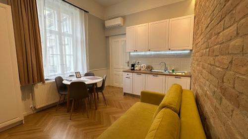 廚房, Carol Residence - ultra central - powered by NEO in 蒂米索拉