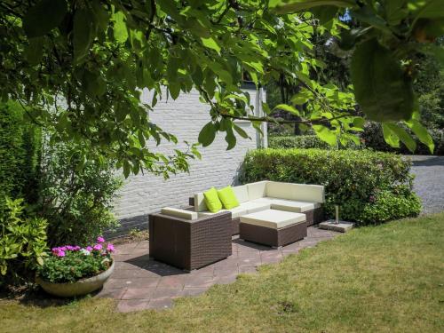 Seadmed, Holiday Home in Huijbergen near Forest in Huijbergen