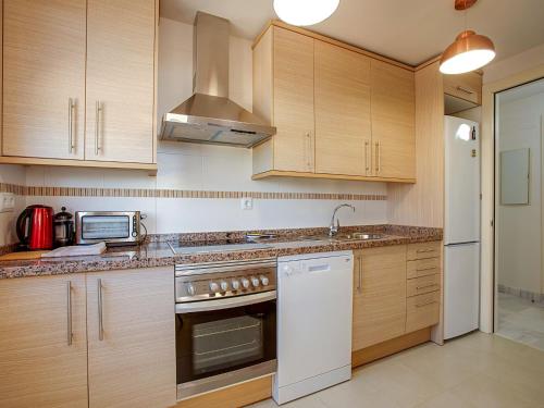 Beautiful Apartment in Roquetas de Mar with Swimming Pool - image 8