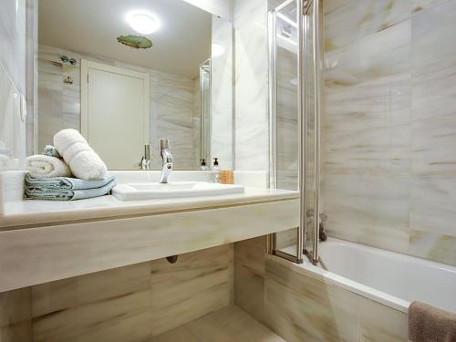 Beautiful Apartment in Roquetas de Mar with Swimming Pool - main image