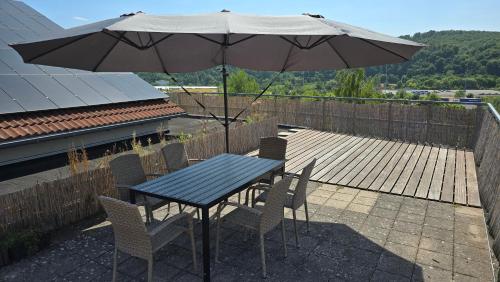 Wohlfühlapartment - 3 Schlafzimmer - Dachterrasse - kostenlos parken (Wohlfuhlapartment - 3 Schlafzimmer - Dachterrasse - kostenlos parken) in 斯泰特费爾德