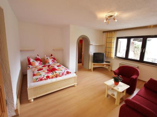 Spacious Apartment in Leogang Salzburg with Garden in Madreit