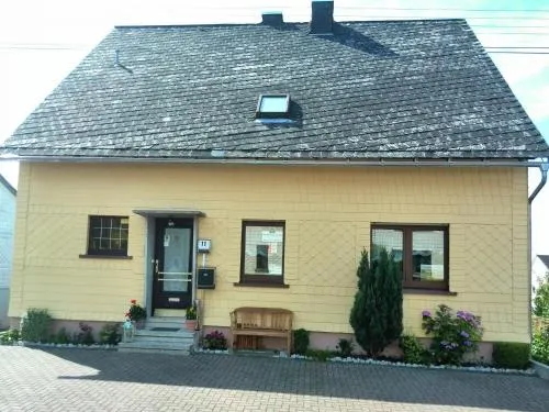 Cozy Apartment with Private Garden in Nisterau in Lautzenbrücken, Deutschland