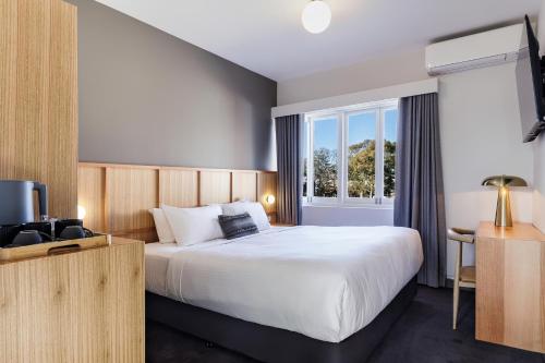 . Kingsgrove Hotel
