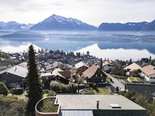 Light-filled studio with panoramic views in Oberhofen am Thunersee, Schweiz