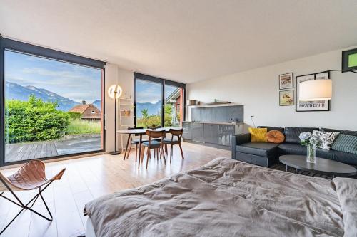 Light-filled studio with panoramic views in Oberhofen am Thunersee, Schweiz