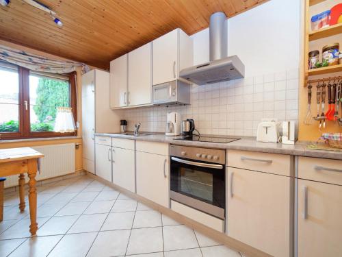 Konyha, Apartment in Werratal with terrace in Grossalmerode