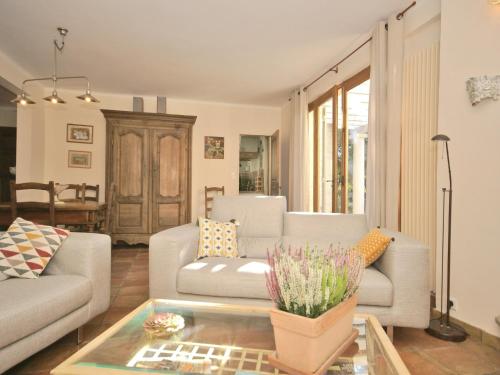 Villa in Crillon-le-Brave near Mont Ventoux