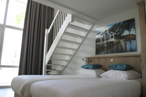1 double bed, 1 sofa bed