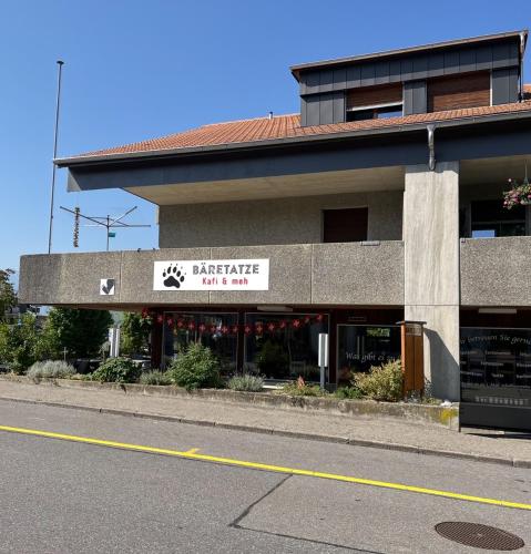 餐廳, Ferienwohnung Pfrundmatte mit Panoramablick in 埃希