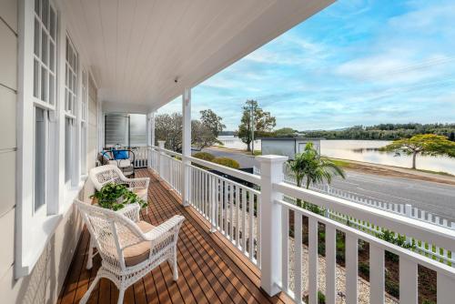 The River House River Suite in Macksville