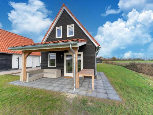Balcony/terrace, House near Scherpenisse Beach with Garden in Tholen