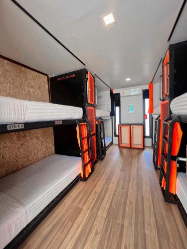 Shared room, mixed dormitory, 8 guests