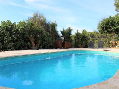 Úszómedence, Villa in Provence with Pool and Vineyard Views in Saint-Antonin-du-Var