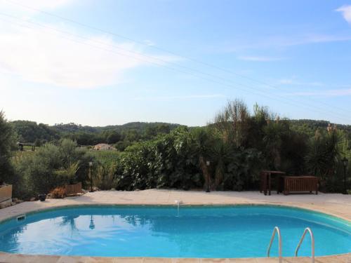 Úszómedence, Villa in Provence with Pool and Vineyard Views in Saint-Antonin-du-Var