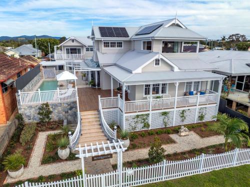 The River House Bridge Suite in Macksville