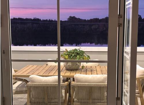 The River House Bridge Suite in Macksville