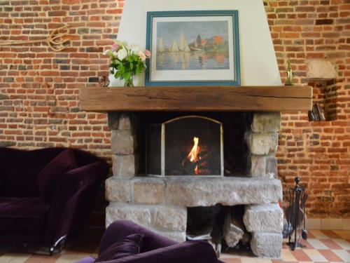 Holiday home in a historic building near Montreuil