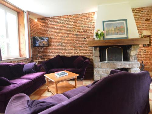 Holiday home in a historic building near Montreuil