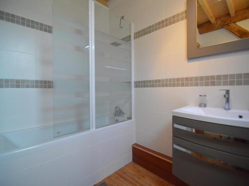 Holiday home in a historic building near Montreuil