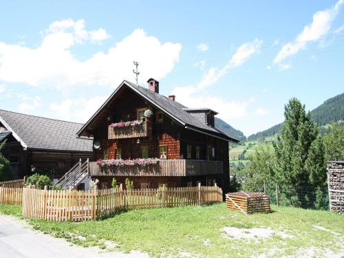 Sprawling Mansion near Ski Area in Salzburg