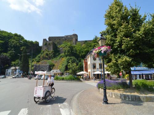 Quaint Holiday Home in Bievre with Terrace - image 10