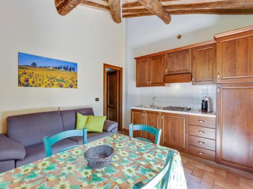 кухня, Holiday Home in Volterra with Pool  Views in Вольтерра