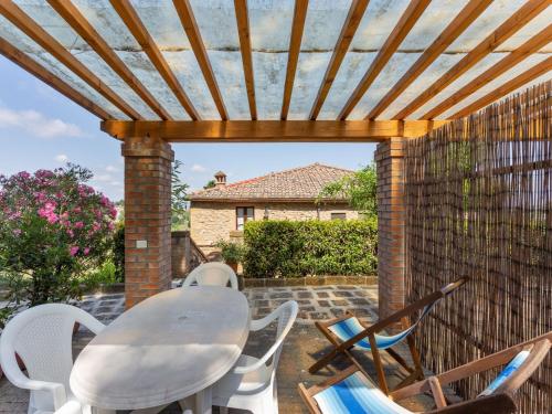 Балкон, Holiday Home in Volterra with Pool  Views in Вольтерра