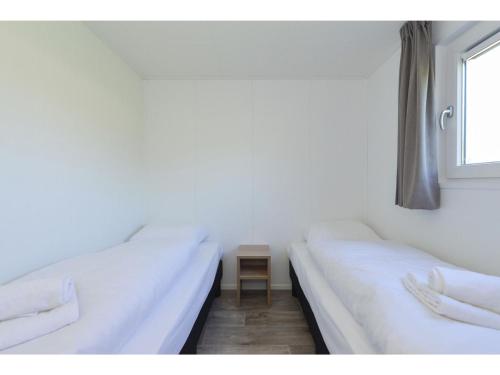 Brand new chalets at 10 minutes from the Oosterschelde in heinkenszand