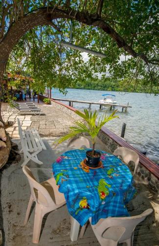 Terraza/balcón, Charmante maison face à la mer au François, 120 m² (Charmante maison face a la mer au Francois, 120 m²) in Le Francois