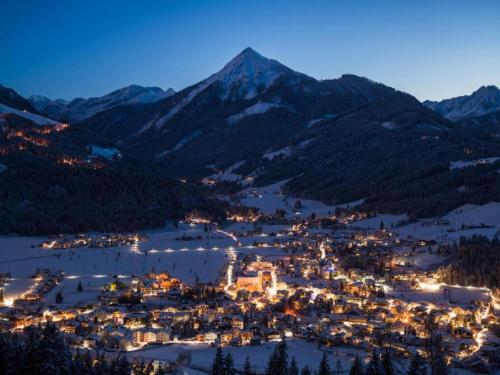 周邊環境, Charming Holiday Home in Huttau with Barbecue in 黑塔烏