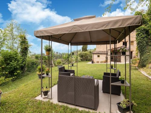 Kert, Apartment in Furlo with Saltwater Pool in Acqualagna
