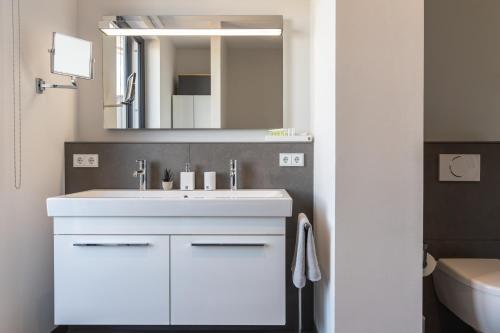 Modernes & exklusives Penthouse in Top-Lage mit Dachterrasse & Tiefgarage, Leipzig (photo 9)
