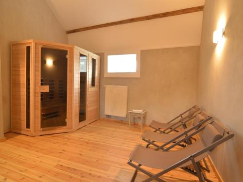 Spa, Luxurious castle in Marchin with infrared sauna in Marchin