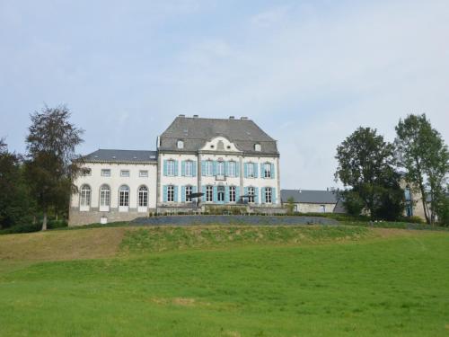 Viesnīcas āriene, Luxurious castle in Marchin with infrared sauna in Marchin