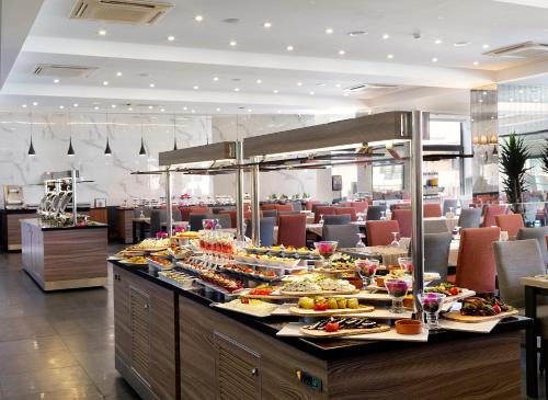 Comida y bebida, PIRIL HOTEL THERMAL BEAUTY SPA in Cesme