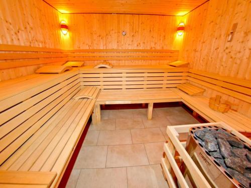 Gyógyfürdő, Large apartment in the beautiful Sauerland with garden, patio and sauna in Erndtebruck