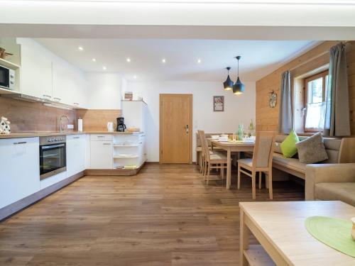 ห้องครัว, Apartment Leogang near Ski Slopes in กรีเบิน